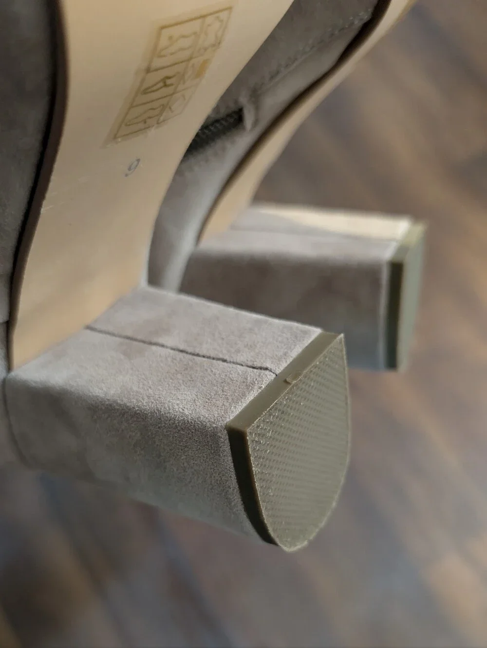 Steve Madden Taupe Leather Almond Toe Ankle Bootie 9